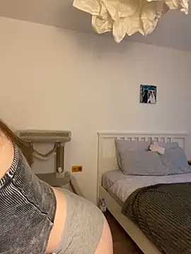 malyshhka online show from December 7, 2024, 12:35 pm