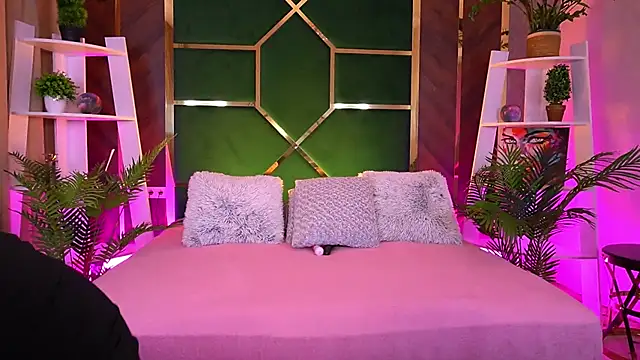 LittleeCutee online show from September 27, 2025, 7:02 am