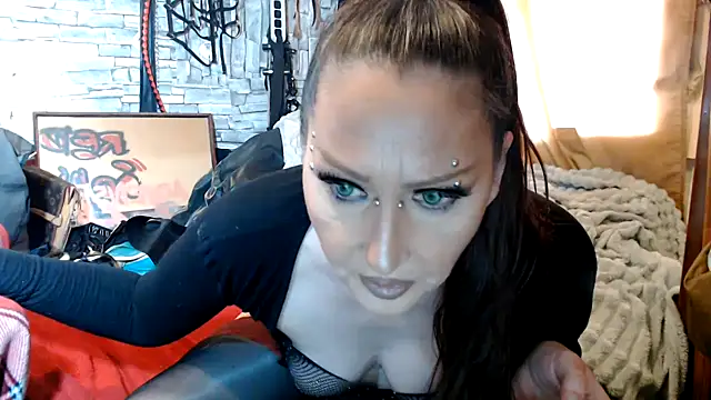 Snapshot of dominatrixredsonyja chatting on June 7, 2026, 3:43 am dominatrixredsonyja online show from June 7, 2026, 3:43 am