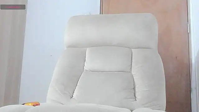 Snapshot of ZoeStewart chatting on March 20, 2025, 11:23 pm ZoeStewart online show from March 20, 2025, 11:23 pm