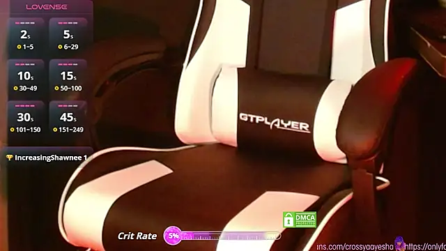 Snapshot of CrossyAayesha chatting on November 1, 2025, 2:52 pm CrossyAayesha online show from November 1, 2025, 2:52 pm