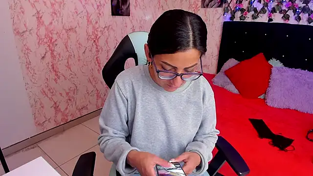 alma blue online show from December 31, 2024, 4:35 pm