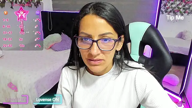 alma blue online show from December 13, 2025, 10:37 pm