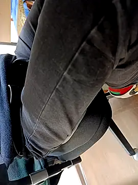 Snapshot of alex89north chatting on March 19, 2025, 10:11 am alex89north online show from March 19, 2025, 10:11 am