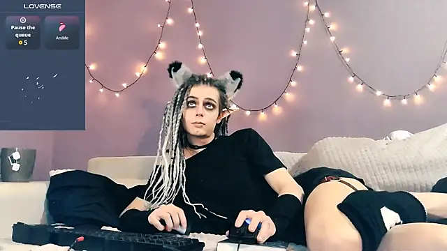 Snapshot of Littlepinkcat chatting on February 23, 2025, 7:17 pm Littlepinkcat online show from February 23, 2025, 7:17 pm