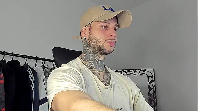  jamesleandros1 online show from October 23, 2025, 12:43 am