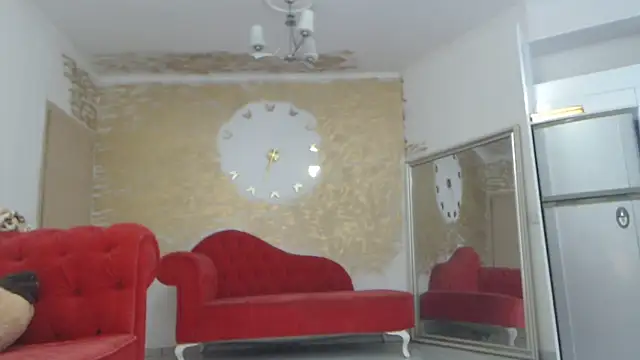 Snapshot of AnnaBellaLuckyXOXO chatting on February 13, 2025, 8:59 am AnnaBellaLuckyXOXO online show from February 13, 2025, 8:59 am