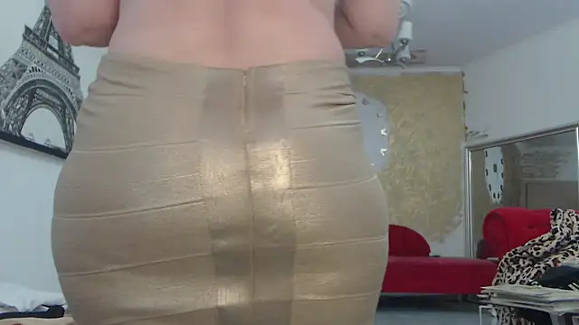 Snapshot of AnnaBellaLuckyXOXO chatting on October 10, 2025, 11:31 am AnnaBellaLuckyXOXO online show from October 10, 2025, 11:31 am