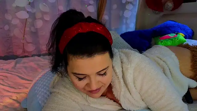 Snapshot of Malika_uAngel chatting on February 10, 2025, 12:19 am Malika uAngel online show from February 10, 2025, 12:19 am