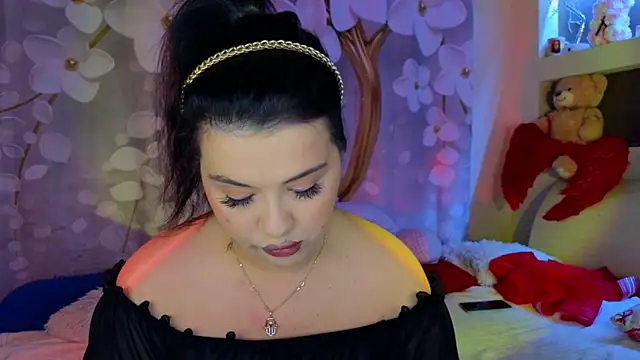 Snapshot of Malika_uAngel chatting on February 18, 2025, 11:30 pm Malika uAngel online show from February 18, 2025, 11:30 pm