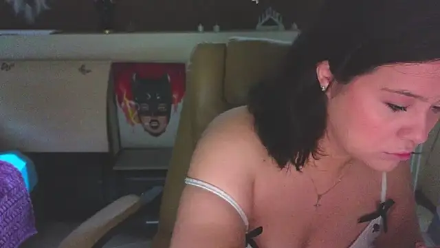 Snapshot of Malika_uAngel chatting on October 22, 2025, 1:39 am Malika uAngel online show from October 22, 2025, 1:39 am