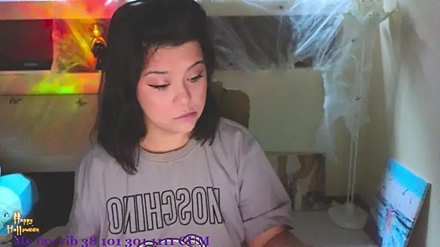 Snapshot of Malika_uAngel chatting on November 3, 2025, 12:02 am Malika uAngel online show from November 3, 2025, 12:02 am