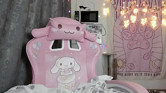 Holy420lolii online show from March 21, 2025, 4:51 pm