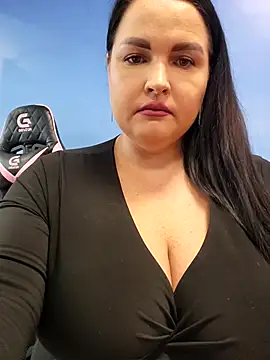 GeorgiaLerox online show from November 3, 2025, 1:45 pm