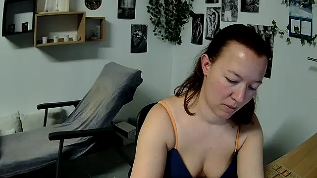 AnyaKreyxh online show from February 10, 2025, 6:13 pm