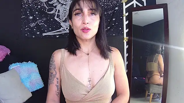 EvangelineCors online show from March 6, 2025, 6:05 pm