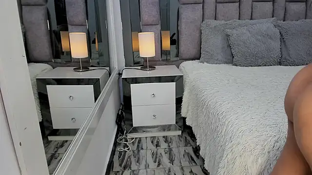 EMMAHILL1 online show from December 16, 2025, 11:26 am