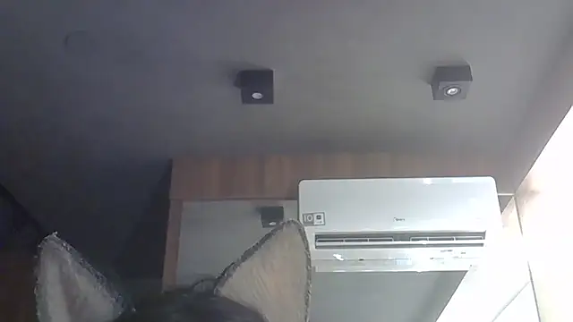 Skinny-Kitten online show from November 15, 2025, 5:31 pm