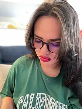 andra rose online show from February 9, 2025, 1:56 pm