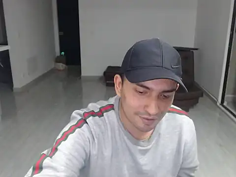 Snapshot of Uncut_Hairy_Dick chatting on October 28, 2025, 6:17 am Uncut Hairy Dick online show from October 28, 2025, 6:17 am