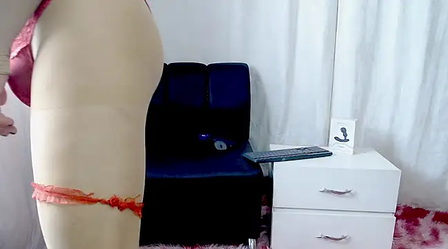 Snapshot of Astrid__V_ chatting on February 18, 2025, 4:05 pm Astrid V online show from February 18, 2025, 4:05 pm