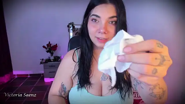 victoriaasaenz  online show from April 14, 2026, 12:49 am