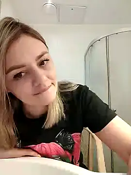 Snapshot of KrissSexi chatting on February 14, 2025, 10:04 pm KrissSexi online show from February 14, 2025, 10:04 pm