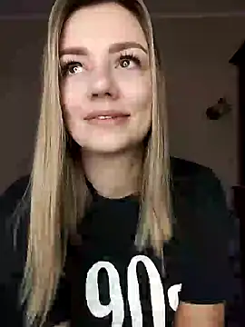 Snapshot of KrissSexi chatting on March 3, 2025, 5:42 am KrissSexi online show from March 3, 2025, 5:42 am