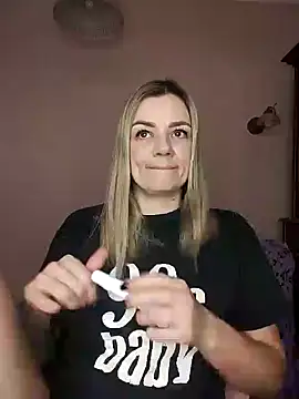 Snapshot of KrissSexi chatting on March 3, 2025, 9:44 am KrissSexi online show from March 3, 2025, 9:44 am