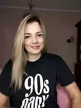 Snapshot of KrissSexi chatting on March 6, 2025, 5:24 am KrissSexi online show from March 6, 2025, 5:24 am