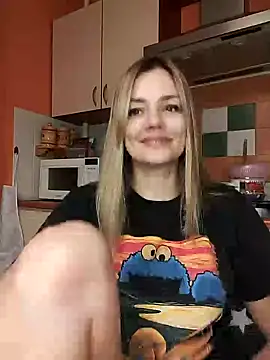 Snapshot of KrissSexi chatting on March 13, 2025, 8:00 pm KrissSexi online show from March 13, 2025, 8:00 pm