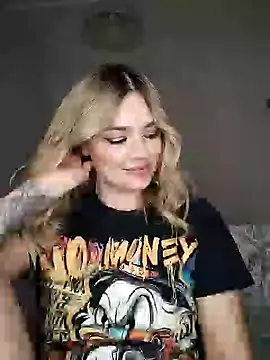 Snapshot of KrissSexi chatting on March 15, 2025, 4:21 pm KrissSexi online show from March 15, 2025, 4:21 pm