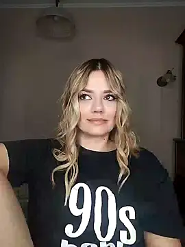 Snapshot of KrissSexi chatting on March 15, 2025, 7:59 pm KrissSexi online show from March 15, 2025, 7:59 pm