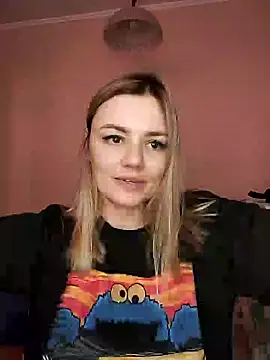 Snapshot of KrissSexi chatting on March 18, 2025, 10:46 am KrissSexi online show from March 18, 2025, 10:46 am