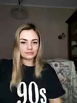 Snapshot of KrissSexi chatting on March 19, 2025, 5:28 pm KrissSexi online show from March 19, 2025, 5:28 pm