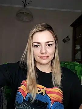 Snapshot of KrissSexi chatting on March 22, 2025, 2:25 pm KrissSexi online show from March 22, 2025, 2:25 pm