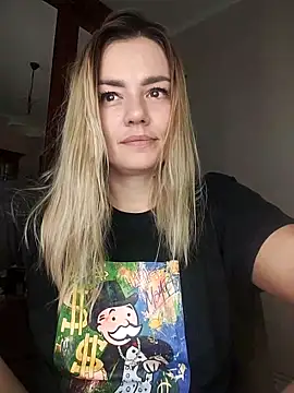 Snapshot of KrissSexi chatting on September 11, 2025, 6:19 pm KrissSexi online show from September 11, 2025, 6:19 pm