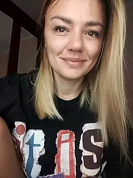 Snapshot of KrissSexi chatting on September 13, 2025, 5:07 am KrissSexi online show from September 13, 2025, 5:07 am