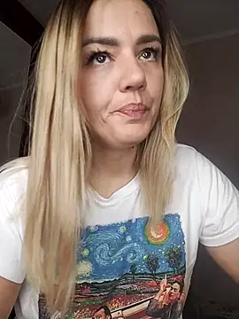 Snapshot of KrissSexi chatting on September 15, 2025, 4:56 am KrissSexi online show from September 15, 2025, 4:56 am