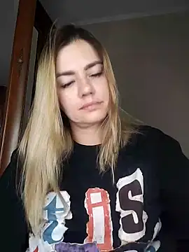 Snapshot of KrissSexi chatting on September 15, 2025, 8:20 pm KrissSexi online show from September 15, 2025, 8:20 pm