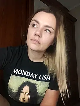 Snapshot of KrissSexi chatting on September 18, 2025, 5:37 pm KrissSexi online show from September 18, 2025, 5:37 pm