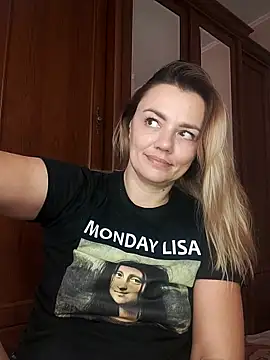 Snapshot of KrissSexi chatting on September 19, 2025, 5:53 am KrissSexi online show from September 19, 2025, 5:53 am