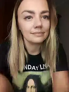 Snapshot of KrissSexi chatting on September 19, 2025, 5:57 pm KrissSexi online show from September 19, 2025, 5:57 pm