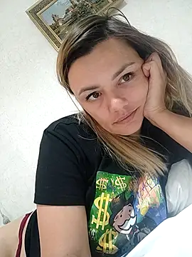 Snapshot of KrissSexi chatting on October 2, 2025, 9:49 am KrissSexi online show from October 2, 2025, 9:49 am