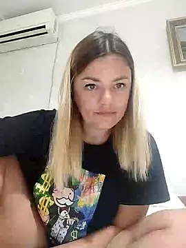 Snapshot of KrissSexi chatting on October 3, 2025, 4:09 am KrissSexi online show from October 3, 2025, 4:09 am