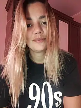 Snapshot of KrissSexi chatting on October 10, 2025, 8:24 am KrissSexi online show from October 10, 2025, 8:24 am