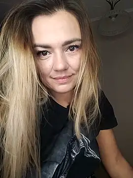 Snapshot of KrissSexi chatting on October 14, 2025, 5:41 am KrissSexi online show from October 14, 2025, 5:41 am