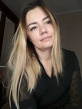 Snapshot of KrissSexi chatting on October 16, 2025, 5:19 am KrissSexi online show from October 16, 2025, 5:19 am