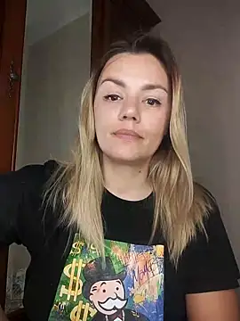 Snapshot of KrissSexi chatting on October 30, 2025, 5:57 pm KrissSexi online show from October 30, 2025, 5:57 pm