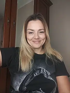 Snapshot of KrissSexi chatting on October 31, 2025, 6:20 pm KrissSexi online show from October 31, 2025, 6:20 pm